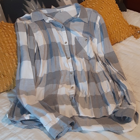 Maurice's Button Up Shirts (Lot of 2) - Picture 2 of 3